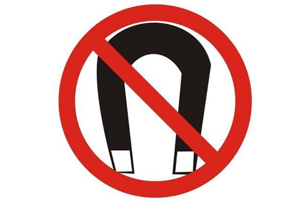 防磁抗干擾的國產工控機箱尺寸一般為19英寸標準機架