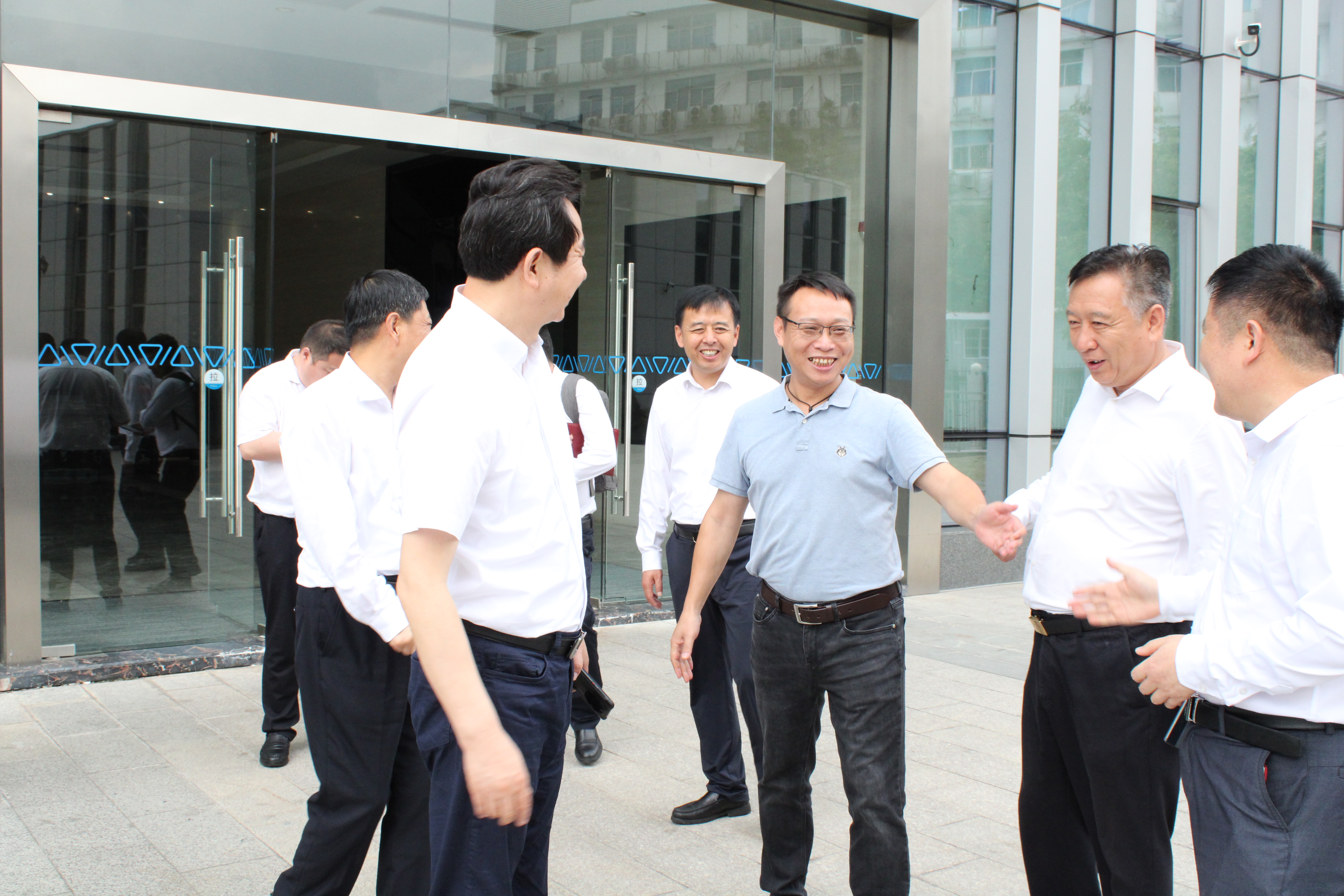 熱烈歡迎陜西省銅川市領導蒞臨我司參觀指導(圖6)