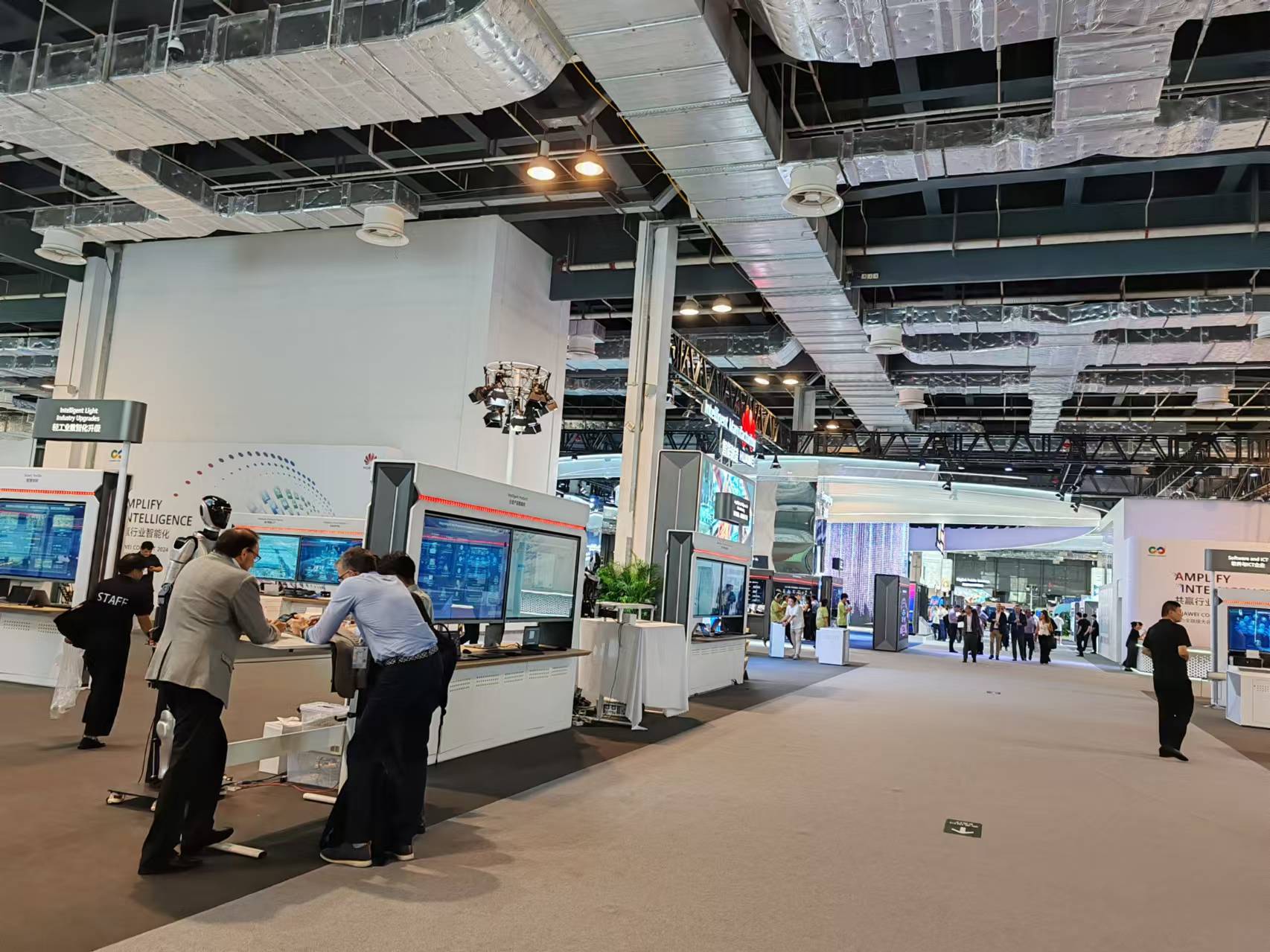 【共贏行業(yè)智能化】高能計(jì)算機(jī)攜手鯤鵬模組金融工控機(jī)，受邀參加華為全聯(lián)接大會(huì)2024！(圖6)